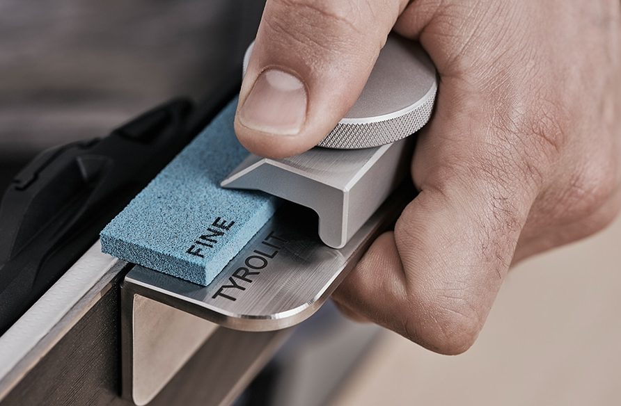 Tyrolit Elastikfeilen Fine Anwendung Edelstahlwinkel TYROLIT Life Elastikfeilen Fine und Edelstahlwinkel zum Skikanten schärfen Anwendung