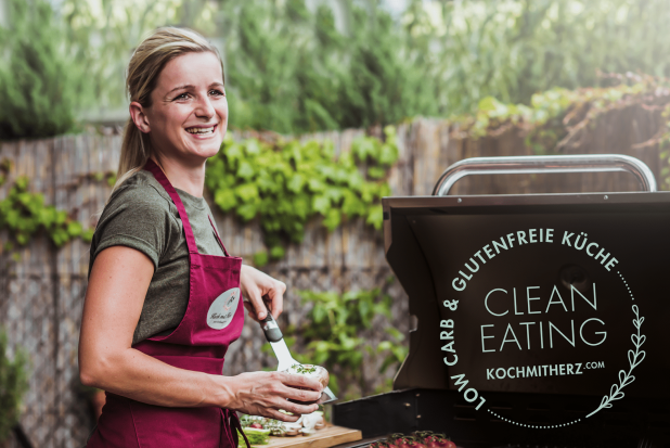 LisaGrillen_18a_ohneBrot_Verlauf_Kreis Lisa Shelton Grillen