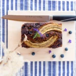 Pane alla banana e mirtillo a basso contenuto di carboidrati