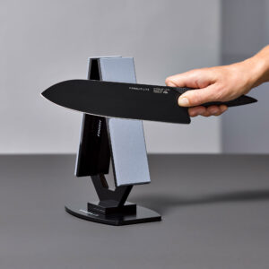 Messerschärfer und Schleifer von Tyrolit Life mit der Darkline Messerserie Messerschärfer und Schleifer von Tyrolit Life mit der Darkline Messerserie