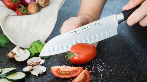 Mit Santokumesser richtig schneiden – so geht’s! Mit Santokumesser richtig schneiden – so geht's!