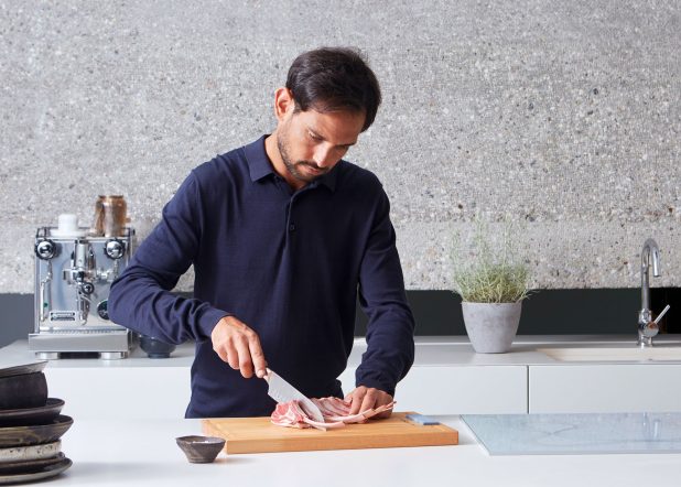 Quali sono i vantaggi e gli svantaggi del coltello Santoku? Quali sono i vantaggi e gli svantaggi del coltello Santoku?