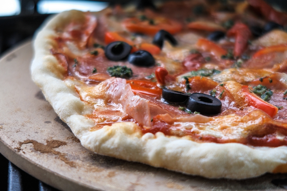 Pizzastein – Alle Fakten zu Materialien, Anwendung und Pflege Pizzastein – Alle Fakten zu Materialien, Anwendung und Pflege