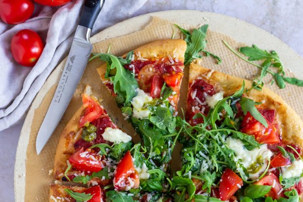 Kann man auf den Pizzastein Backpapier legen? Kann man auf den Pizzastein Backpapier legen?