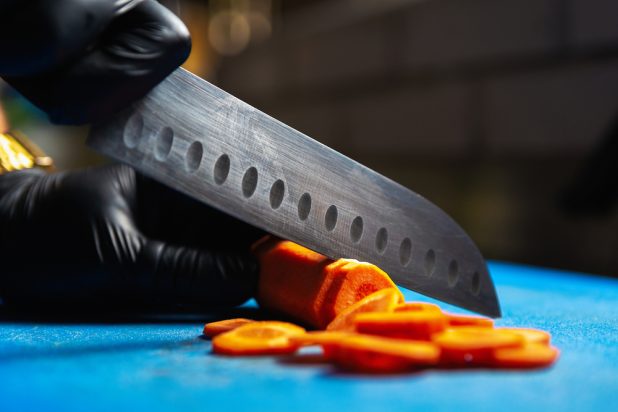 Wie hält man ein Santokumesser richtig? Wie hält man ein Santokumesser richtig?