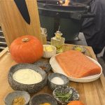 Lachs vom Feuer mit geschmortem Hokkaido-Kürbis