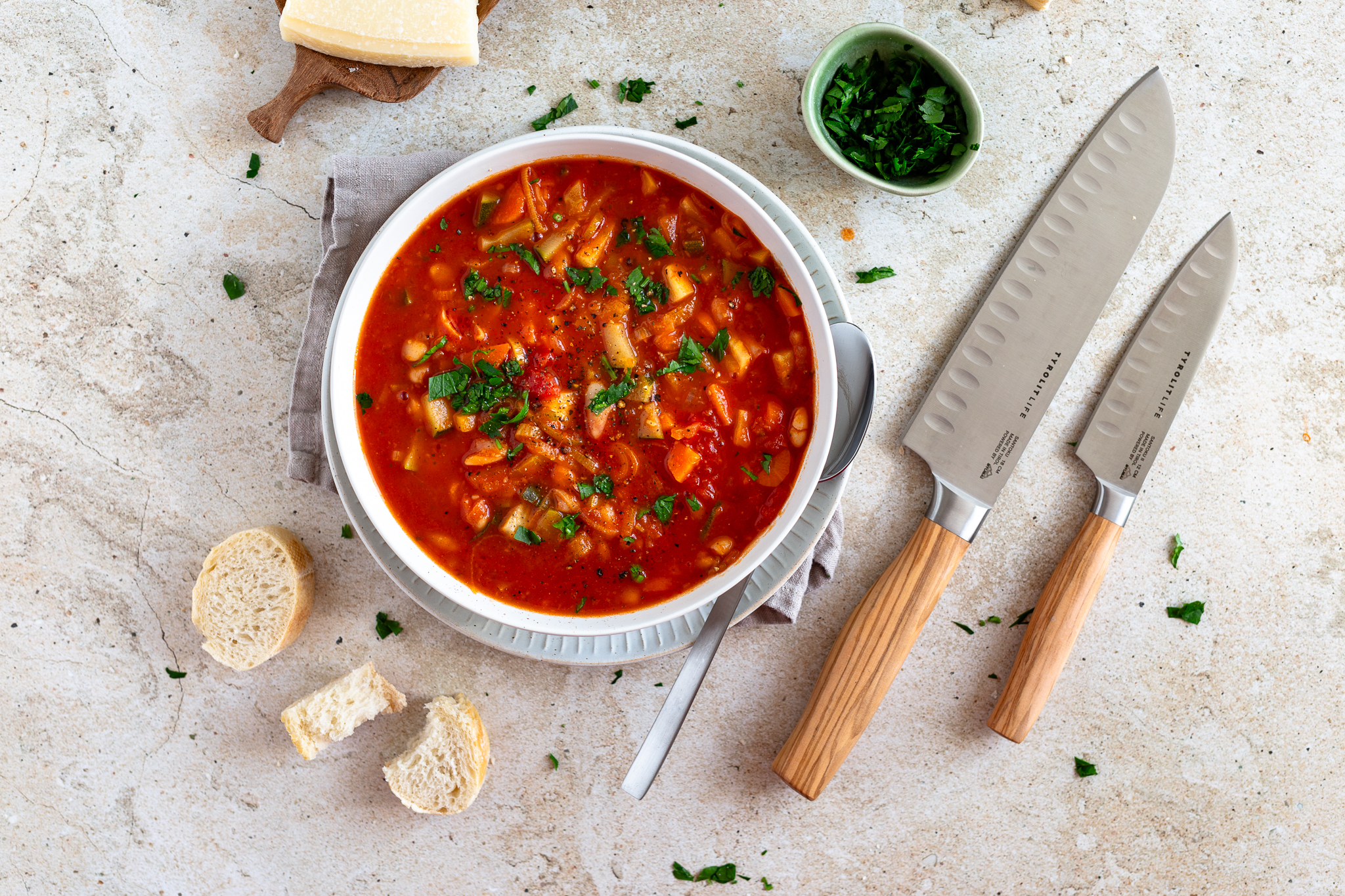 tyrolitlife-oliveline-messer-santoku-kochen-detail